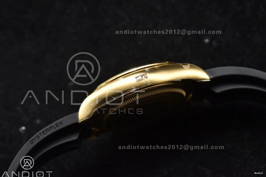 1:1 Best Daytona 126518 Oysterflex Clean Dial Edition YG on Strap 2023 SH4131 0322